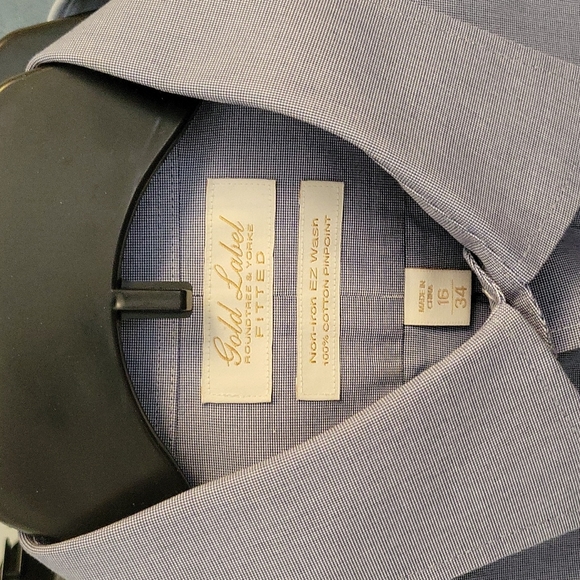 Already SOLD: 3 Shirt Wardrobe 👔 - Picture 5 of 11